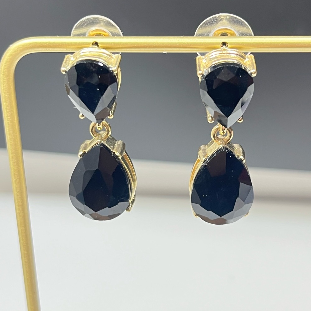 Vintage Elegant Black Teardrop Earrings-Preowned-Very Good Condition